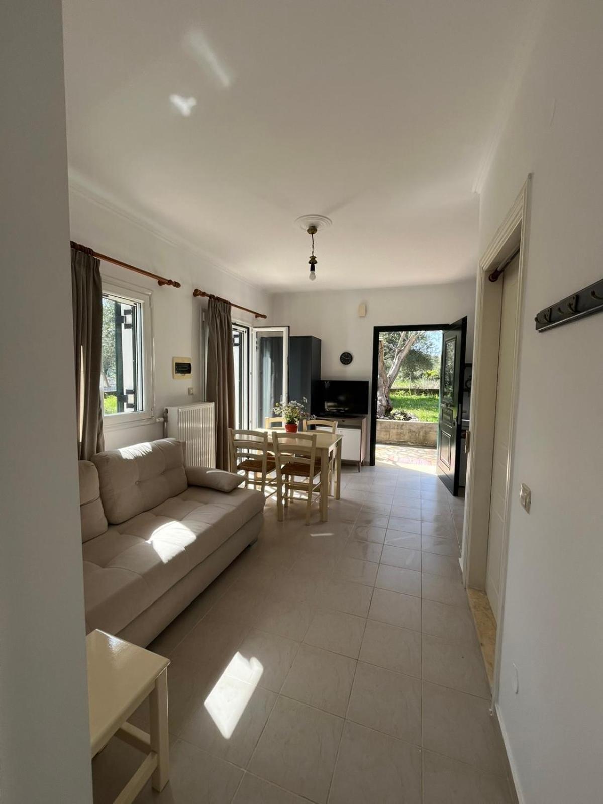 Apartment Kouris Garden View