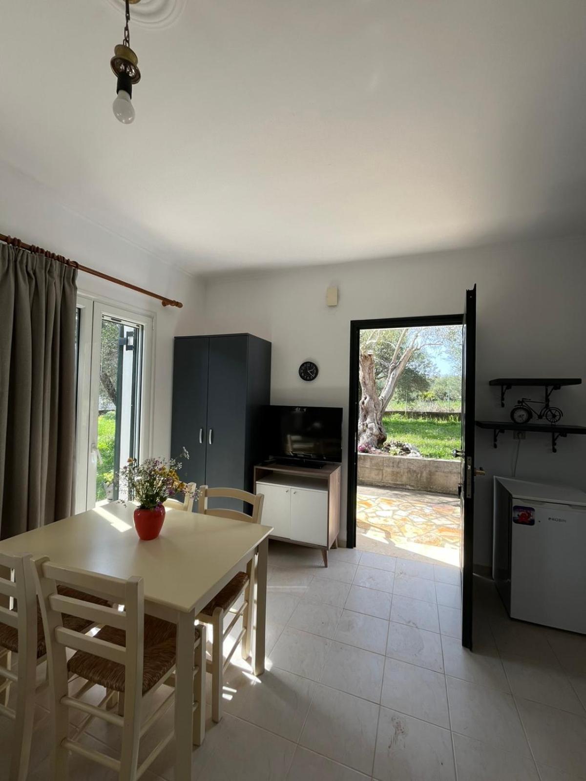 Kouris Garden View Chlomatiana
